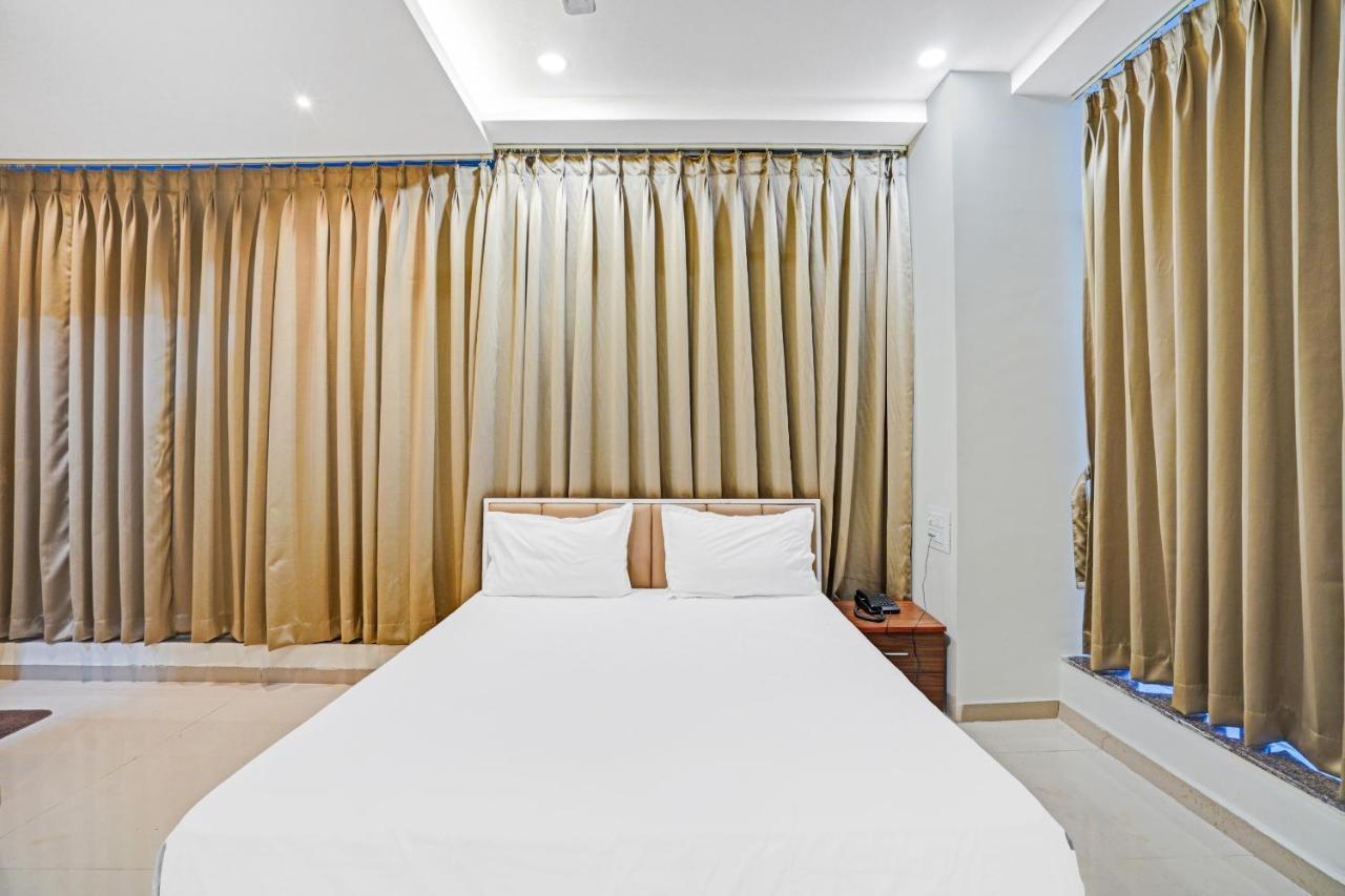 Collection O 83775 Hotel 4King Сурат Екстериор снимка